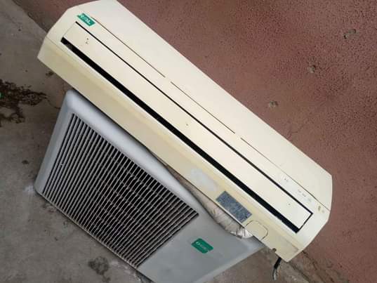 A picture of 1 5hp air conditioner