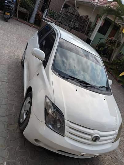 A picture of Toyota I s t