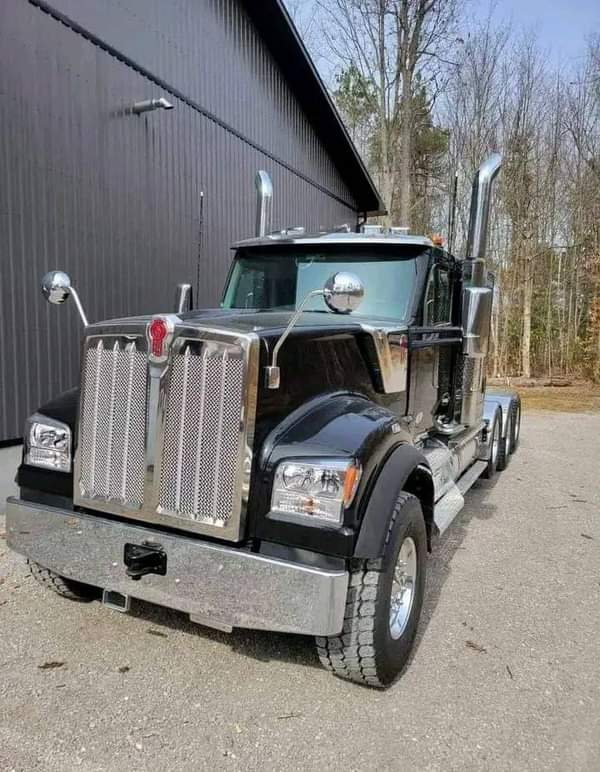 A picture of Trucks available for sale and rent Sale 30 000 Rent