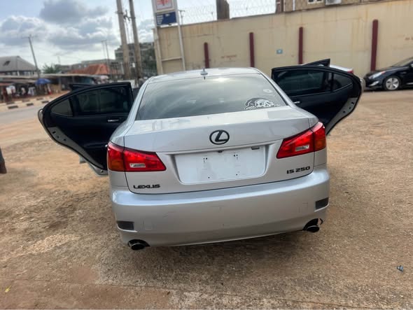 A picture of Tokunbo Lexus is250 08122733790