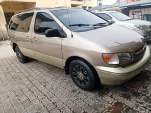 A picture of Sienna 2001 model Buy and drive Nothing to work Price