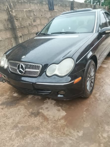 A picture of Mercedes Benz