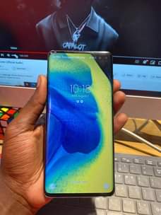 A picture of Samsung s10
