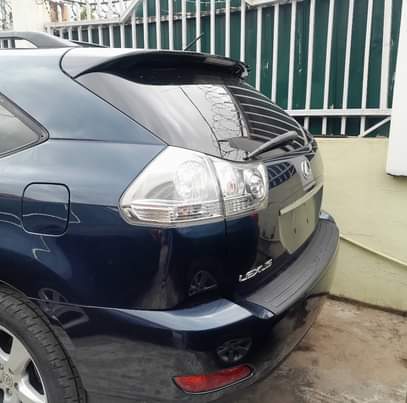 A picture of LEXUS RX 330 2004 MODEL FOREIGN USED PURE FIRST BODY