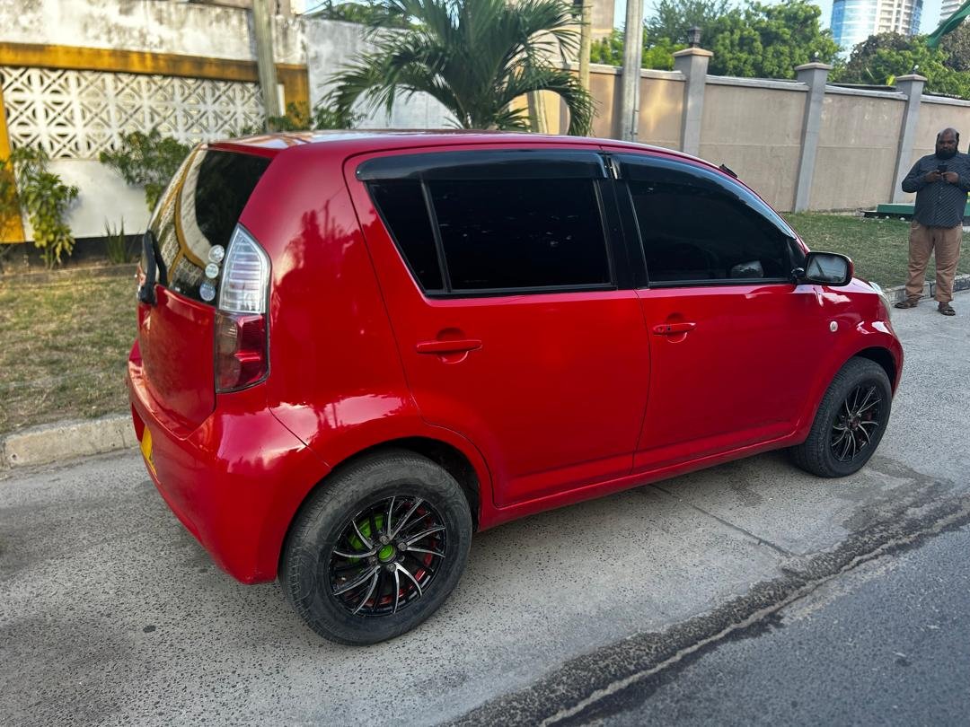A picture of 2004 Toyota passo
