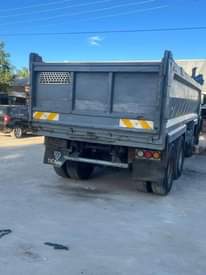 A picture of 2003 SCANIA MENDE TIPA 114C 380 4