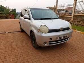 A picture of Sienta UBK at 11m good condition buy and drive call