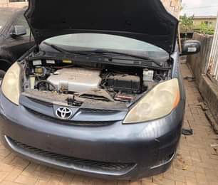 A picture of Toyota sienna 07 foreign used Tokunbo duty paid