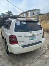 A picture of NEATLY USED TOYOTA HIGHLANDER 2005 PURE FIRST BODY
