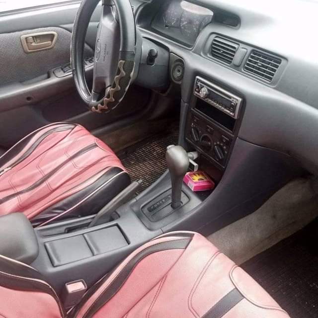 A picture of Toyota Camry 2.2
