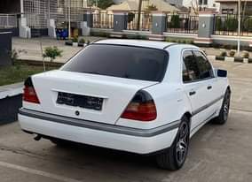 A picture of URGENT BUYERS ONLY CALL Mr. Anthony 09063948959 CLEAN 2002 Mercedes