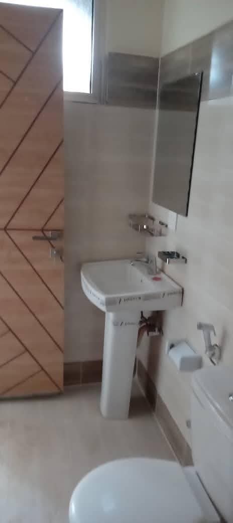 A picture of Bedroom and setting room for rent in kisaasi