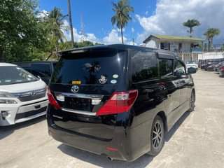 A picture of 2013 TOYOTA ALPHARD