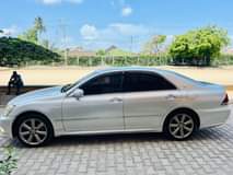 A picture of TOYOTA CROWN