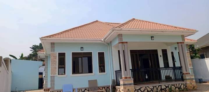 A picture of HOUSE FOR SALE