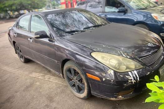 A picture of Used ES330 for sale call 09064411989 just body work needed