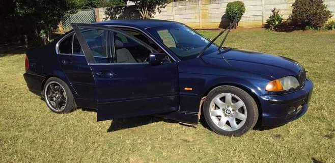 bmw 320i