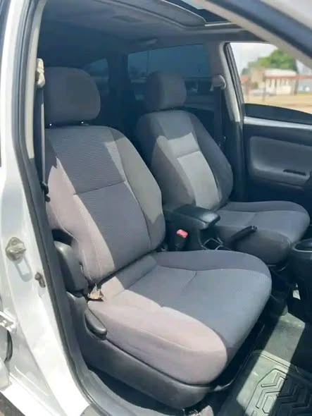 A picture of Distress Distress A super clean Nigerian used Toyota vibe 2006