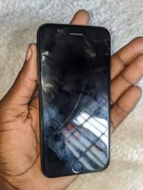 A picture of Haya Iphone 7 gb 128 wahi chap