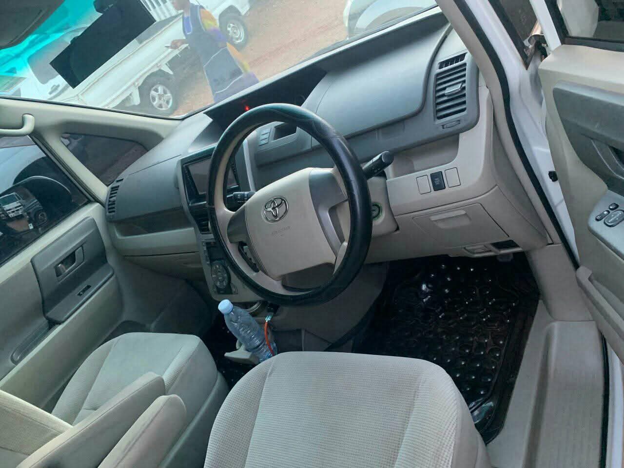 A picture of Toyota Noah UBP