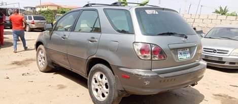 A picture of Super clean 2002 RX 300 untouched Engine and gear Ac