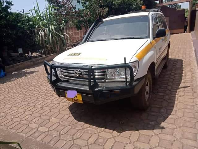 A picture of TOYOTA LANDCRUISER GX GOOD NEW FOR SELL 35M SO PLSEEEEE