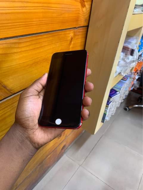 A picture of iPHONE 8 PLUS 256GB BEI KITONGA SANAA