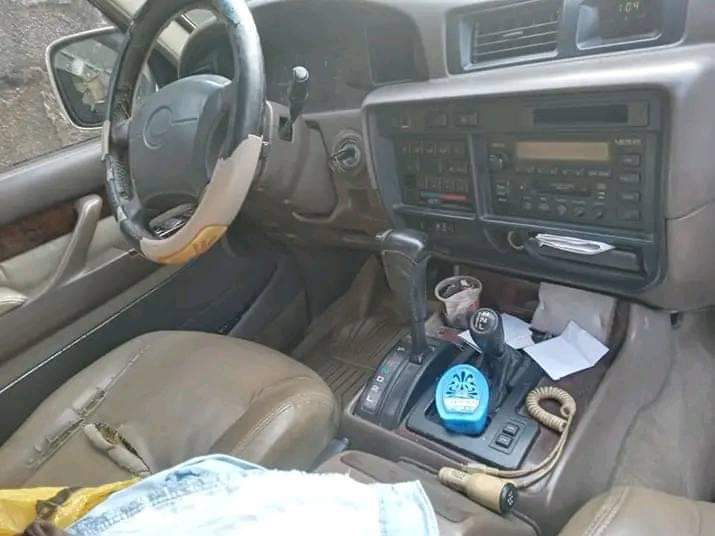 A picture of Lexus 450