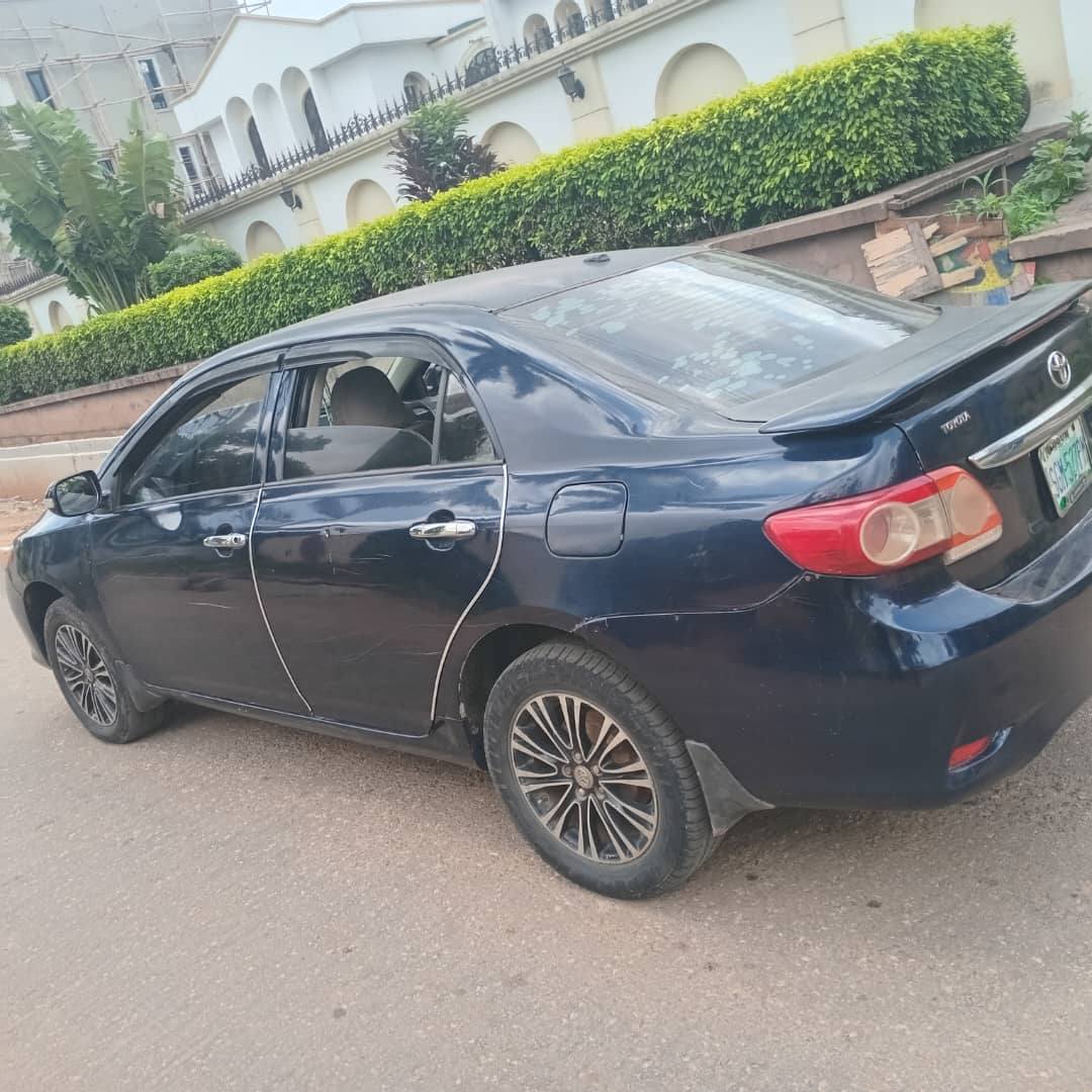 A picture of 2010 Toyota corolla