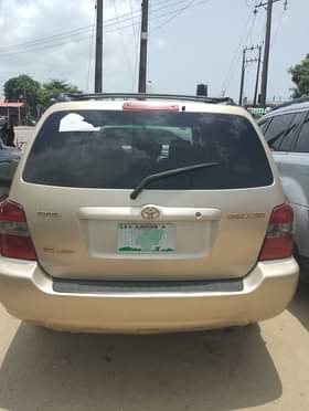 A picture of 2004 Toyota Highlander Price 5m Location Amuwo odofin Lagos 09030746449