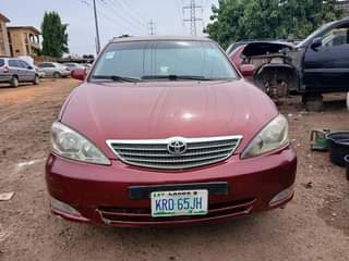 A picture of TOYOTA CAMRY 04