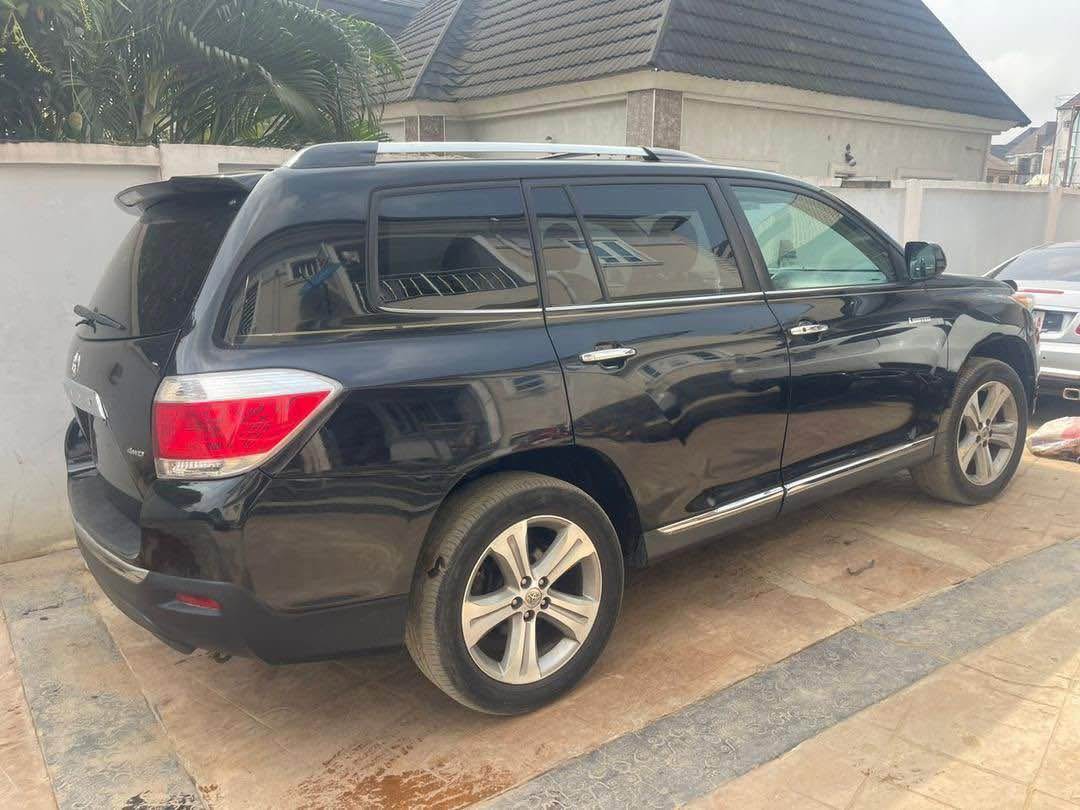 A picture of MAD DISTRESS Sale of Freshly imported Tokunbo Toyota Highlander 2010