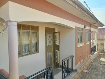 A picture of 2units of spacious double room self contained at seeta town