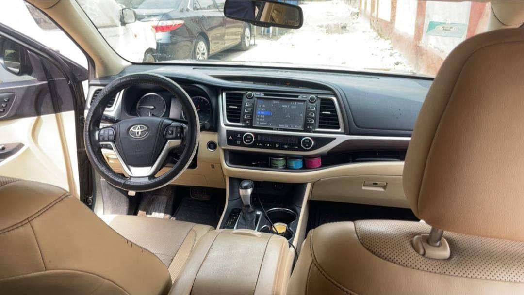 A picture of Registered 2015 Toyota Highlander Limited Edition