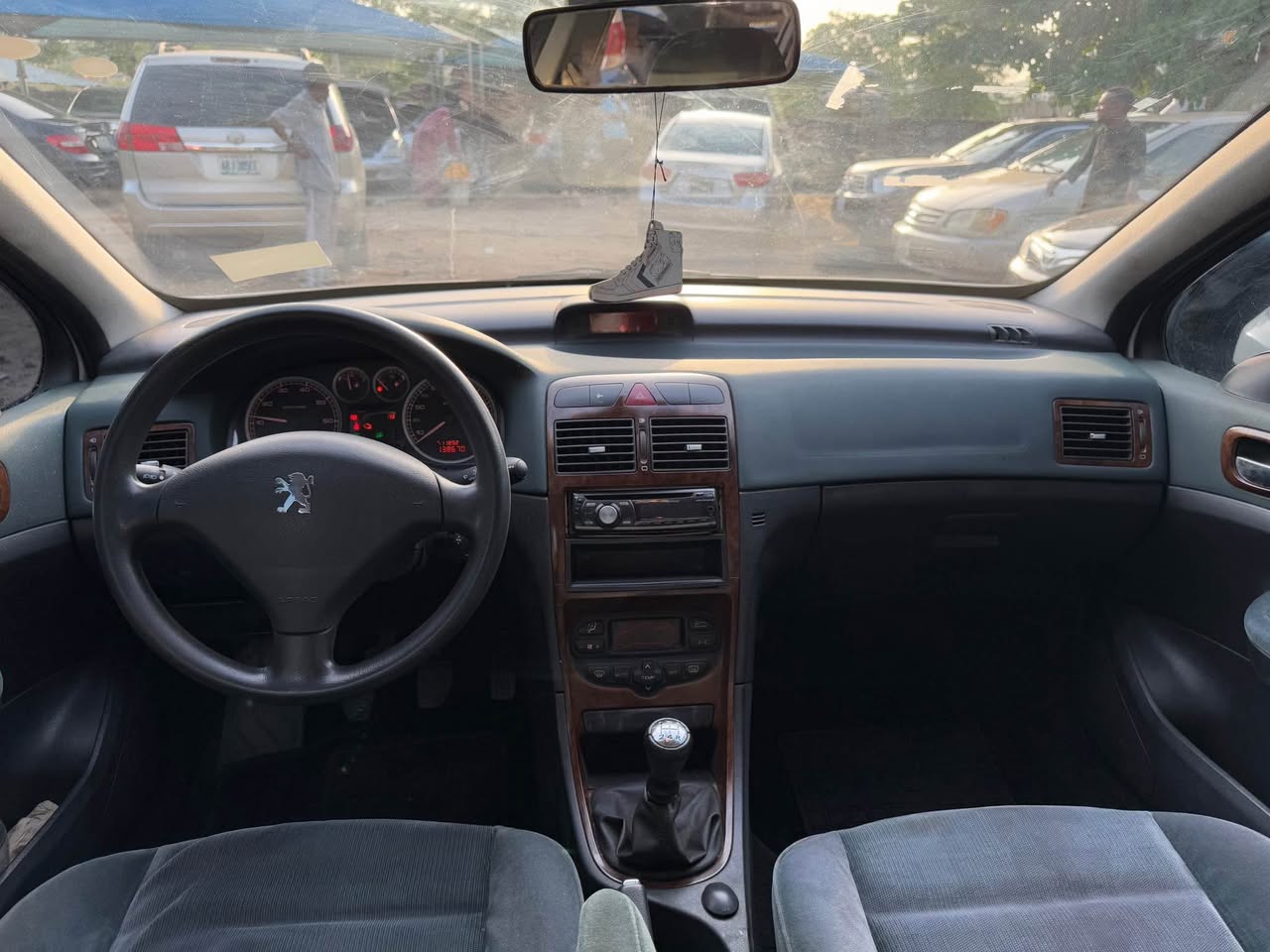 A picture of PEUGEOT 307 MODEL 2007