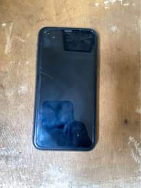 A picture of IPHONE 11 128gb 75 battery life