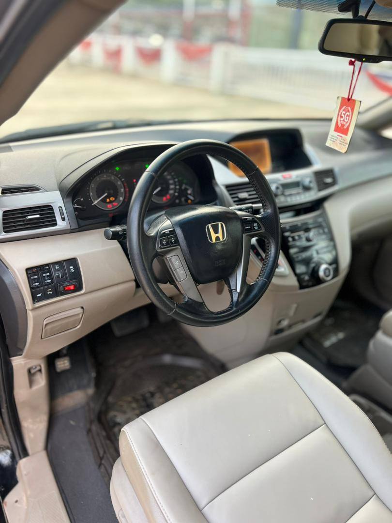 A picture of Buy and drive Honda Odyssey money needed. Location Abuja Price