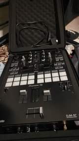 A picture of new Pioneer DjM S7