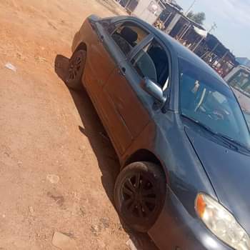 A picture of 2004 Toyota 2004 Sedan