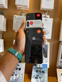 A picture of i phone x 64 gb