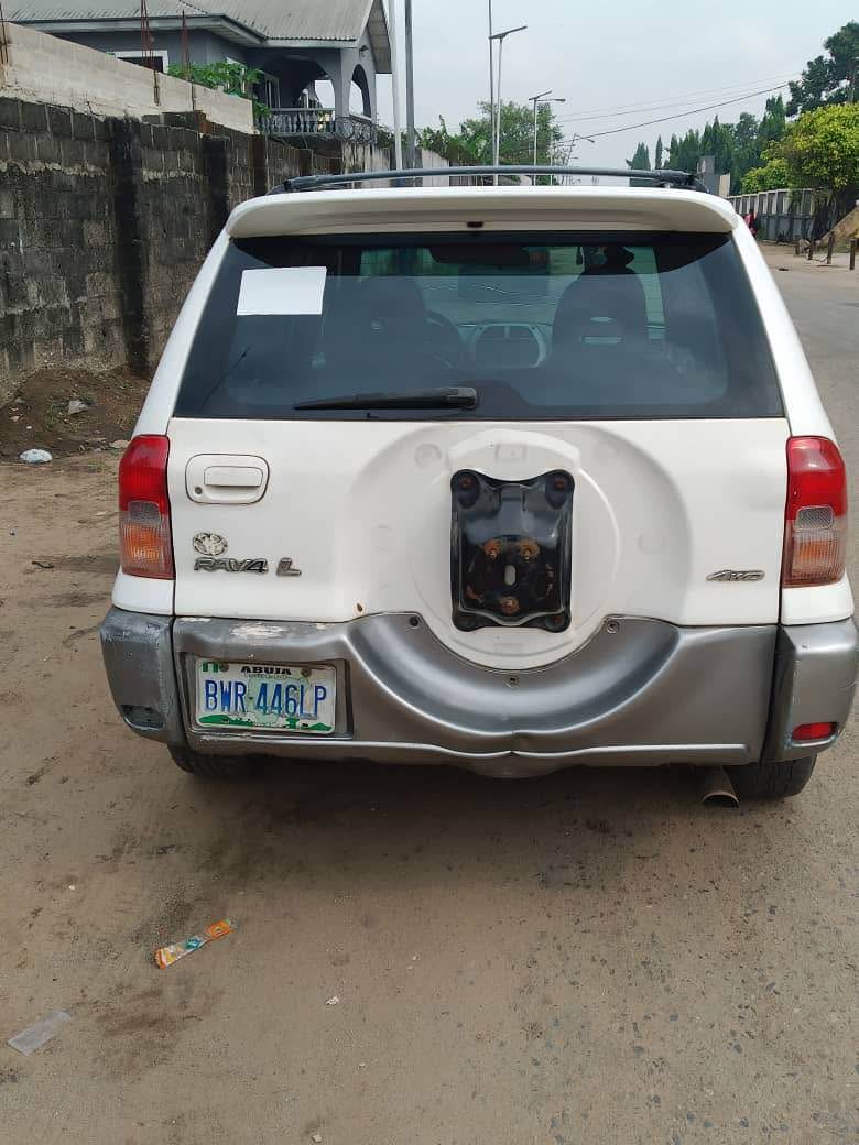 A picture of TOYOTA RAV4 05 model Silent Engine O7O 43776I 74