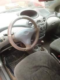 A picture of 2005 Toyota Yaris Nisan engine