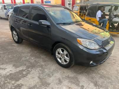 A picture of Toyota matrix 2006 model engine and gear 100 everything works