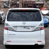 A picture of TOYOTA VELLFIRE