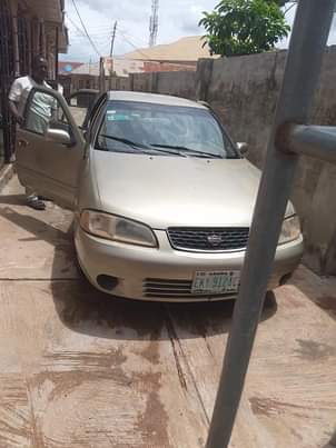 A picture of Nissan Sentra Automatic gear transmission pure first body very clean