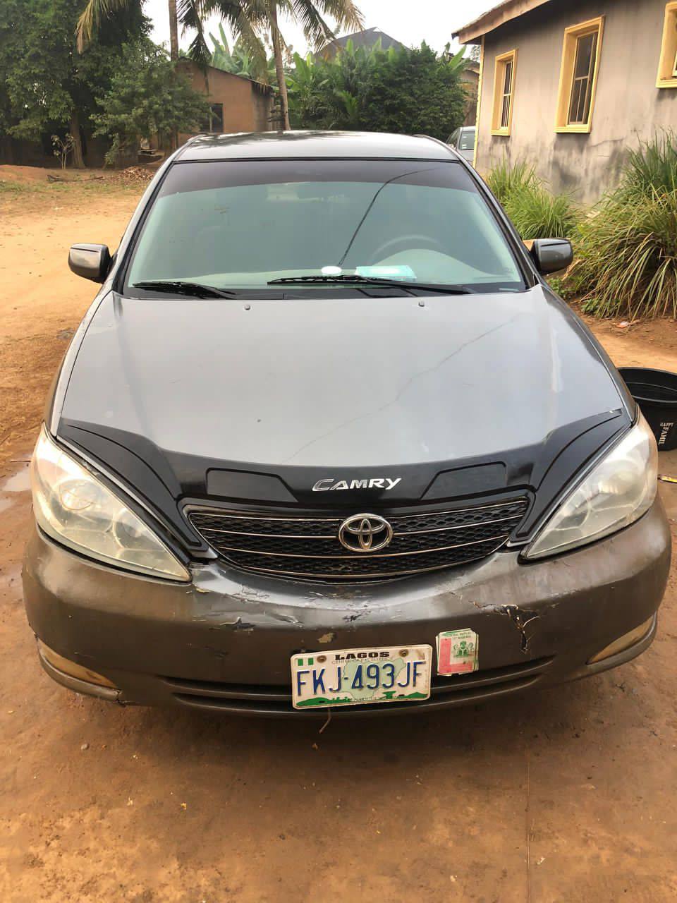 A picture of 04 Toyota Camry. 08035167593