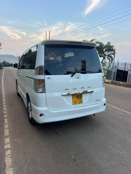 A picture of Toyota Noah 16m money needed