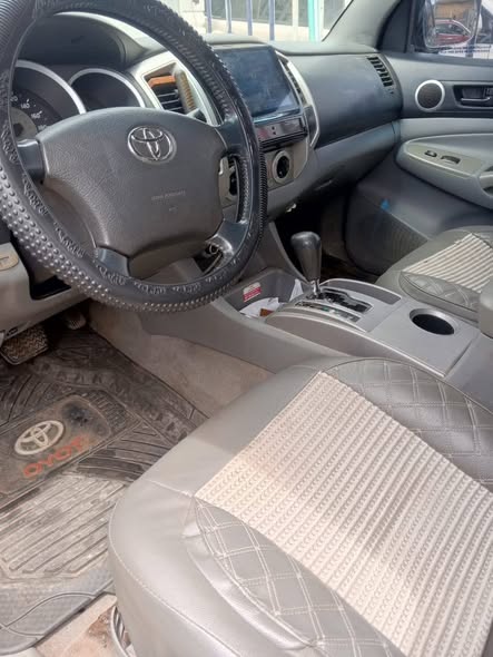 A picture of Very clean 07 Toyota takoma