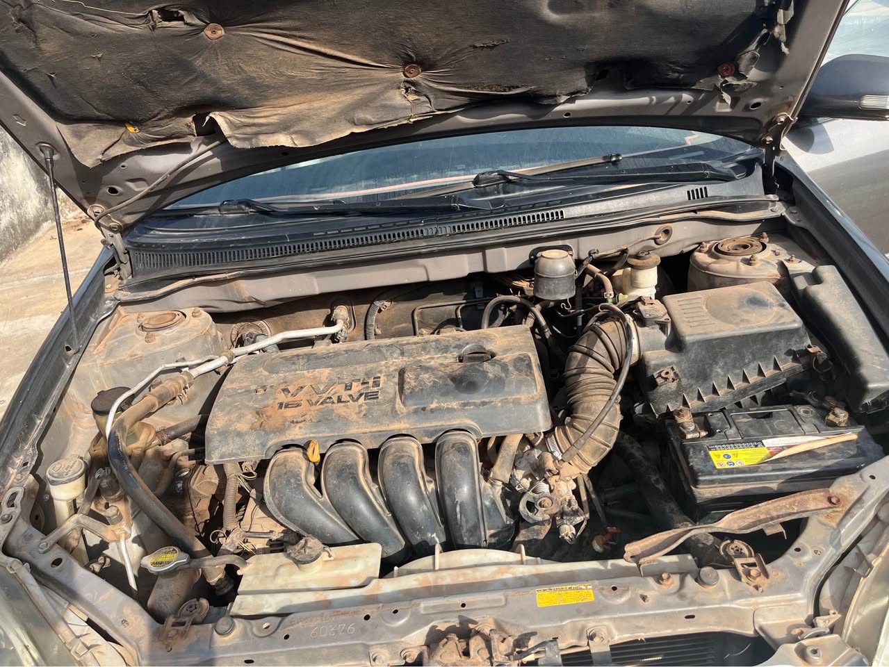 A picture of Toyota Corolla 2004 untampard Engine and gear