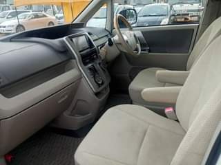 A picture of Toyota Noah